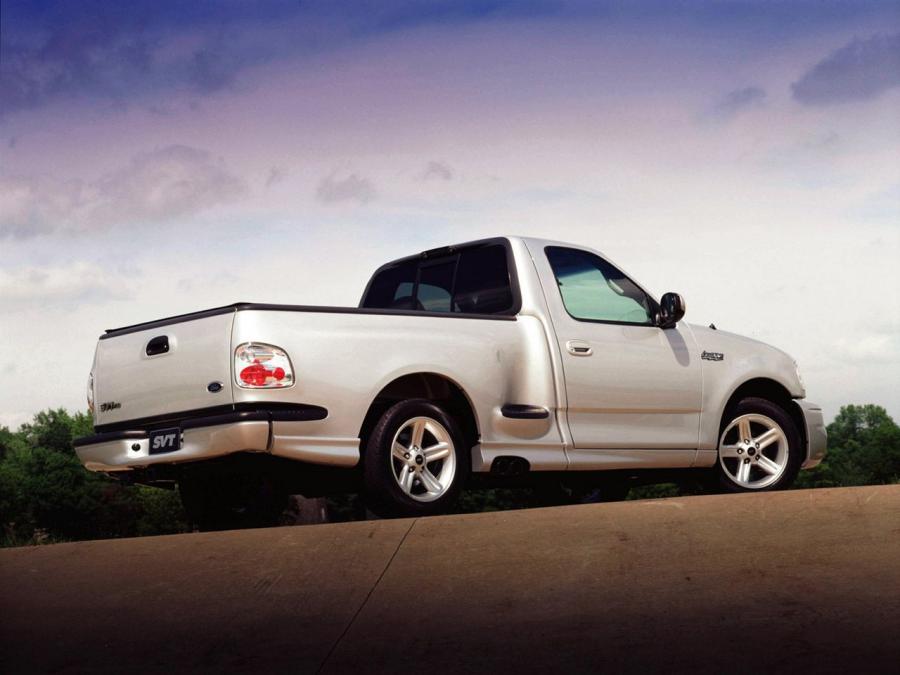  Ford SVT F-150 Lightning 1999 года  (фото 11 из 16)